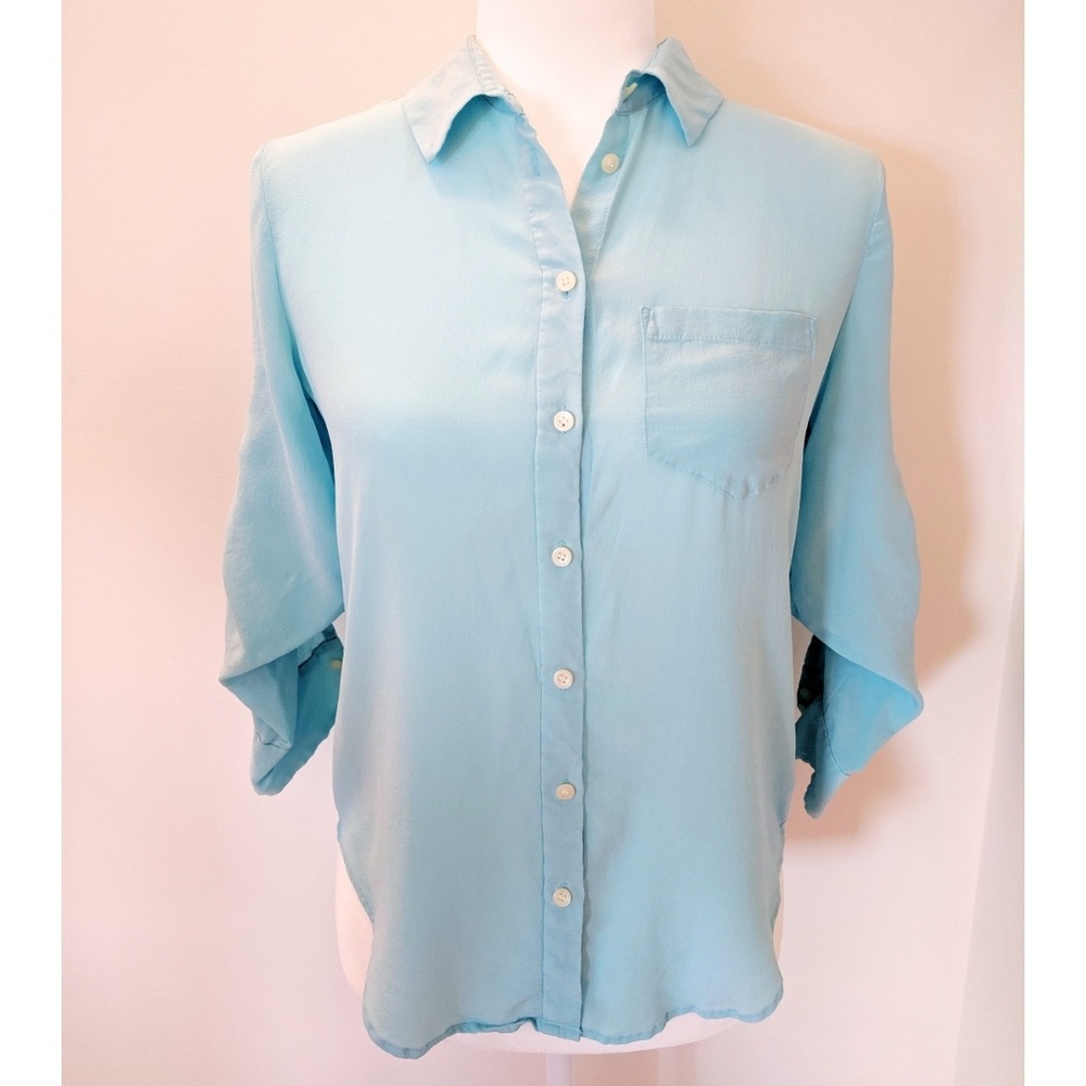 Madewell 💯 % Silk Sky Blue Button Down Blouse